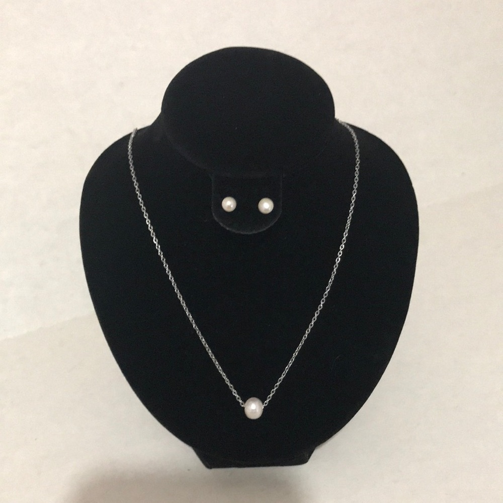 Necklace and earrings